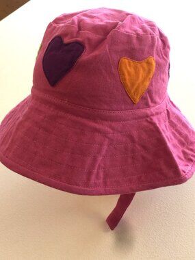 Kids Bucket hat. Pink with Hearts. NEW